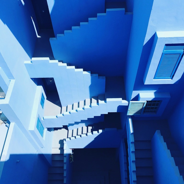 Blue step stairs in the maze.